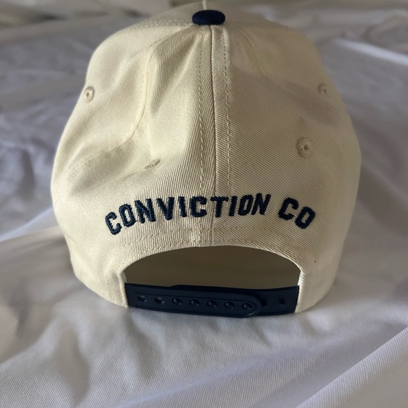 NEW Conviction CO Embroidered 'IN GOD WE TRUST' Two-Tone Cap - Cream and Navy - Picture 2 of 3